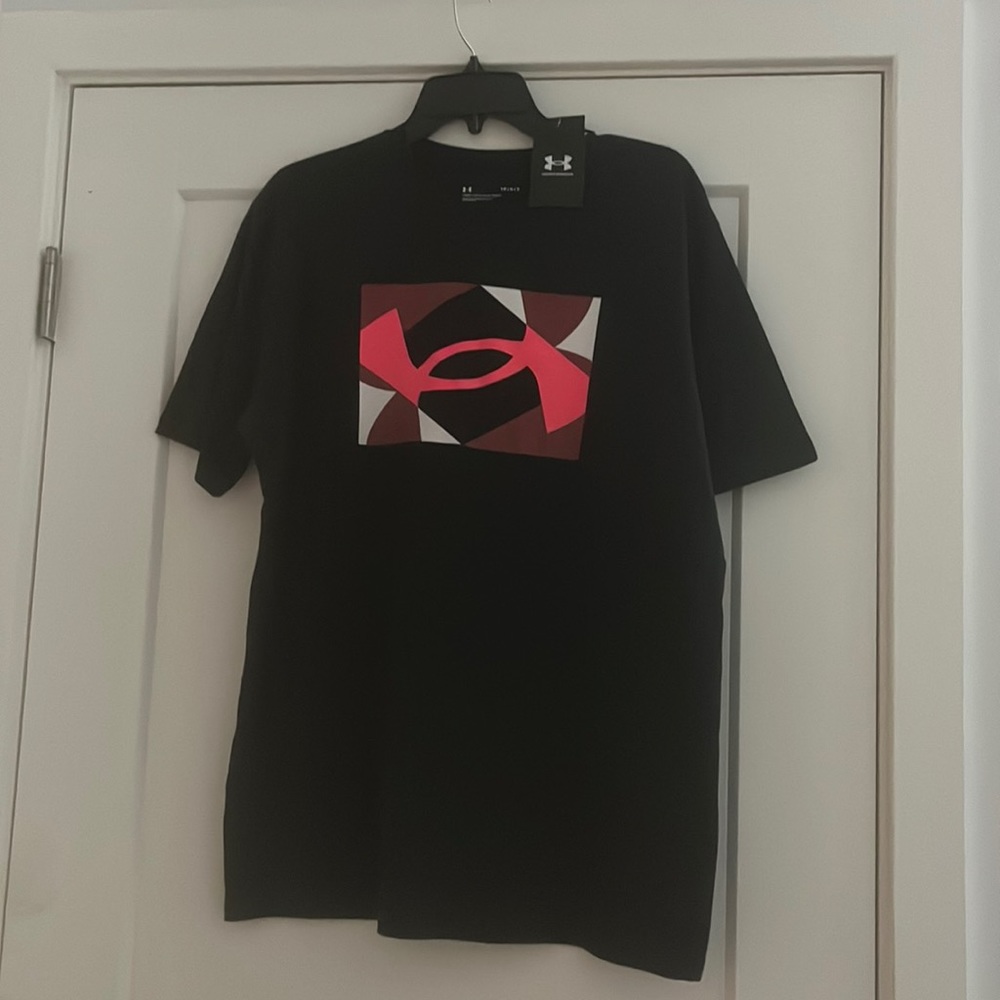 Mens UA tshirt